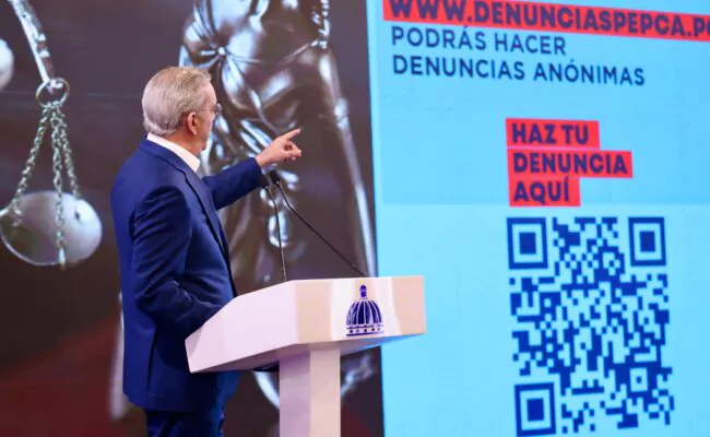 Abinader presenta portal contra corrupcion