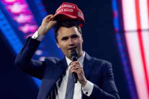 Charlie Kirk, aliado de Trump, fallecido