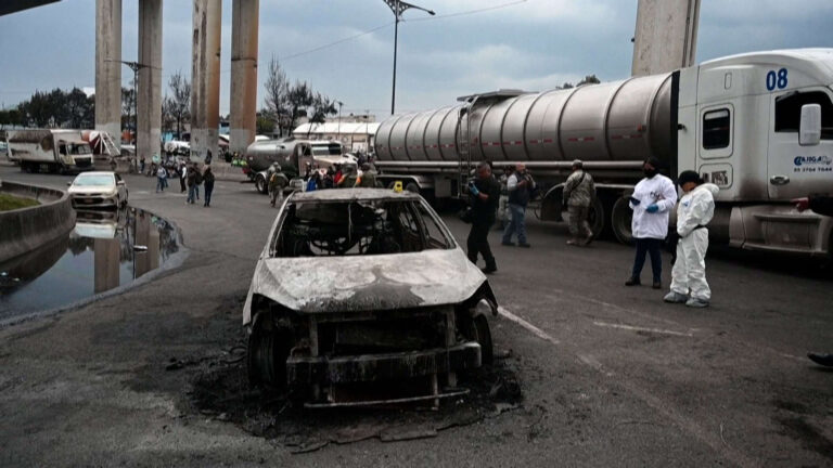 Explosion de camion de combustible en Mexico