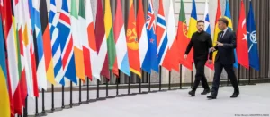 Macron y Zelensky en reunion de la UE