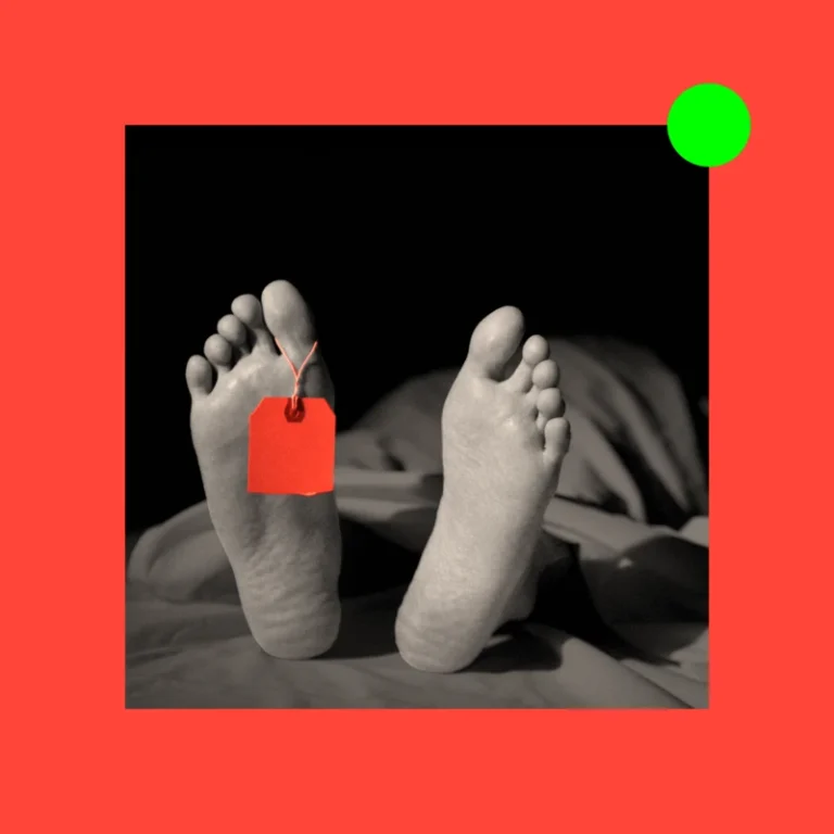 Mercaderes de cadaveres