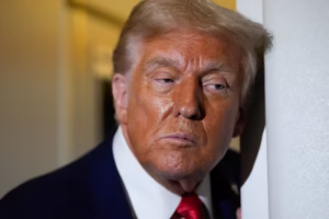 Trump rechaza dialogo con Maduro