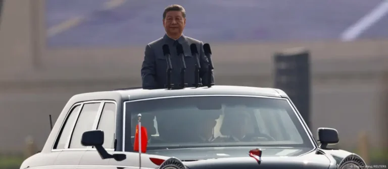 Xi Jinping en el desfile militar