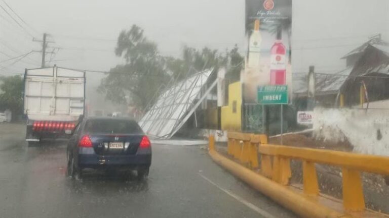 clima-en-rd-mas-de-490-mil-locales-sin-agua-potable-por-lluvias-ee974d69-focus-0-0-896-504