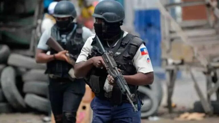 haiti-despide-a-policias-muertos-en-patrullajes-426e45dc-focus-0-0-896-504