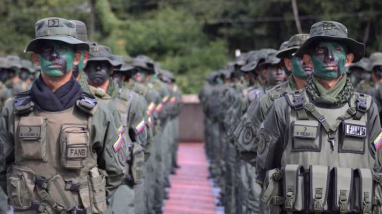 Militares venezolanos en guardia