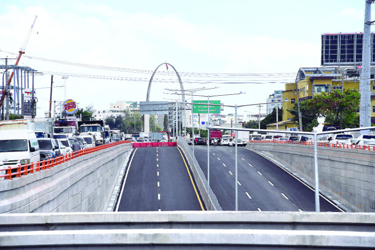 Pasp a desnivel de la 27 de Febrero