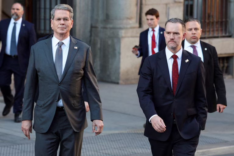 Secretario del tesoro USA,Scott Besent y el representante comercial de USA, Jamieson Greer, pizas claves en acuerdo con China