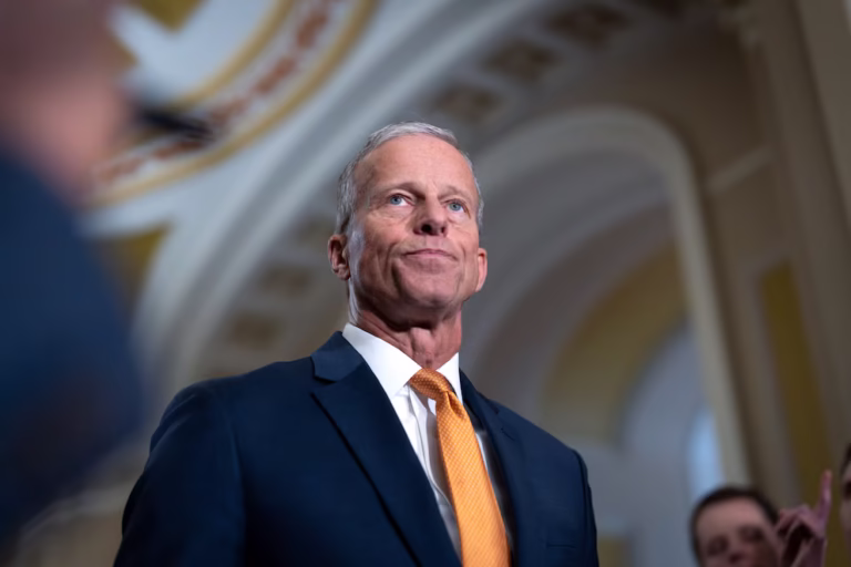 John Thune, lider de lamayoria republicana en el senado USA
