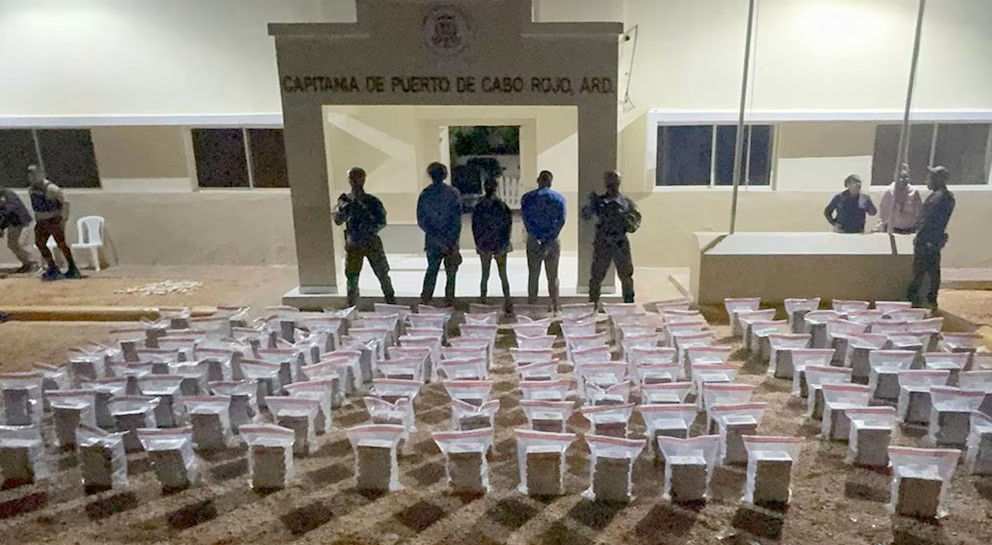 incautan 806 kilos de drogas