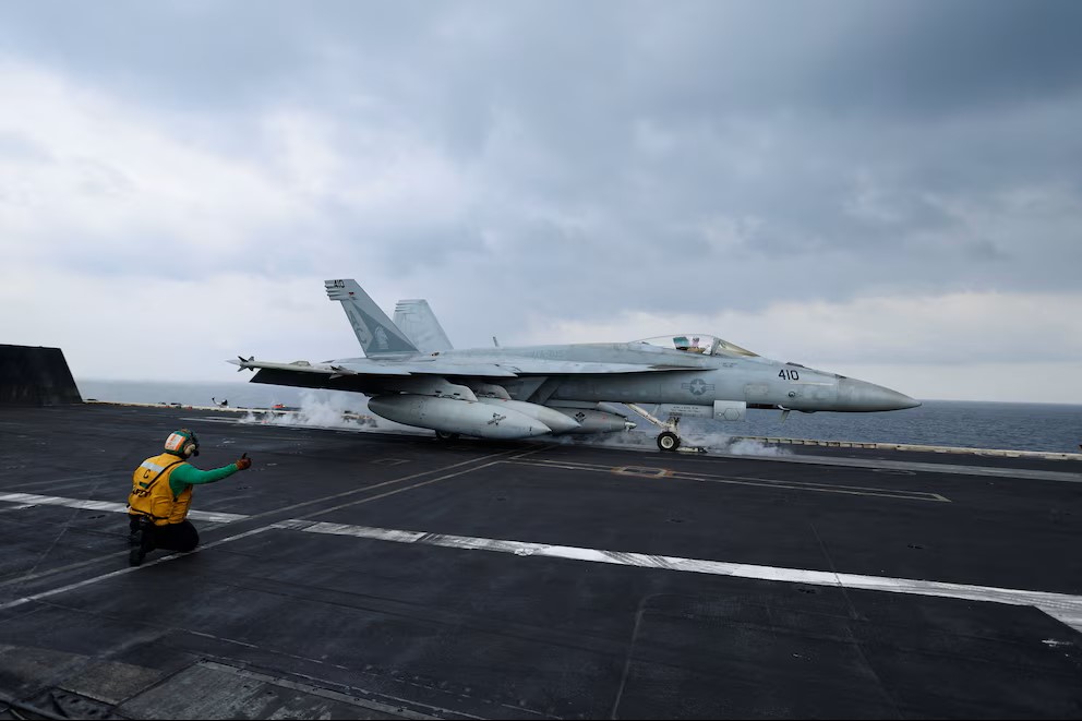 Aviones militares que volaron en isla vive Maduro