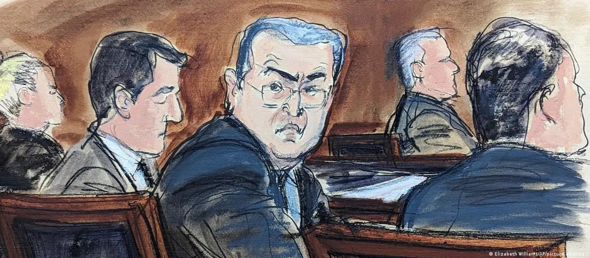 Caricatura de Juan Orlando Hernandez en la corte de NY