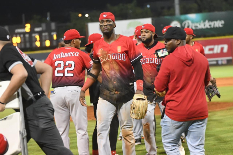 Junior Lake se intengra a la seleccion dominicana