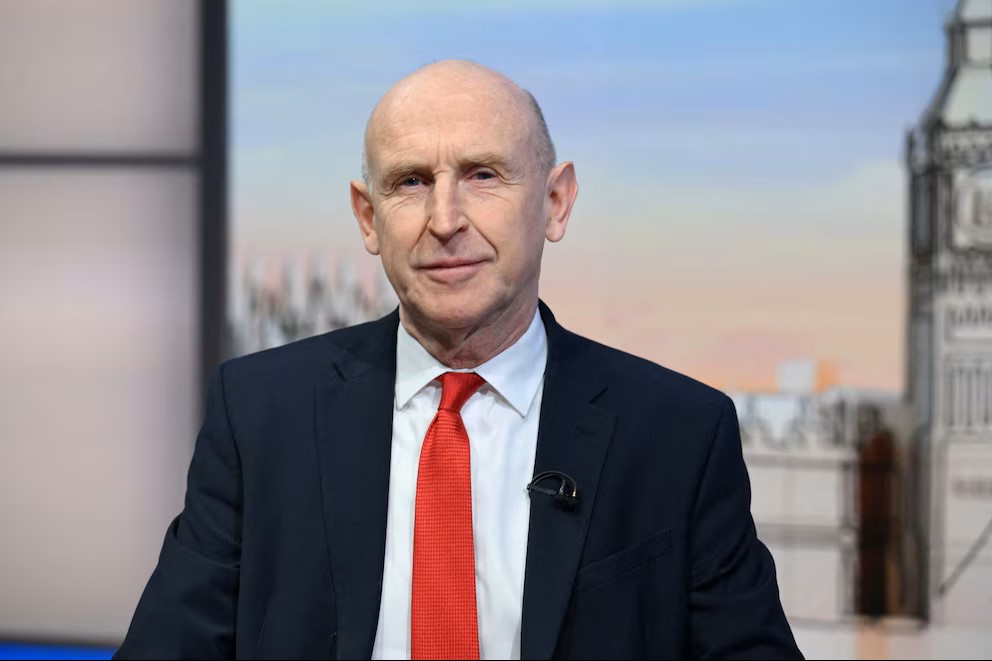 John Healey, secretario de defensa de Reino Unido