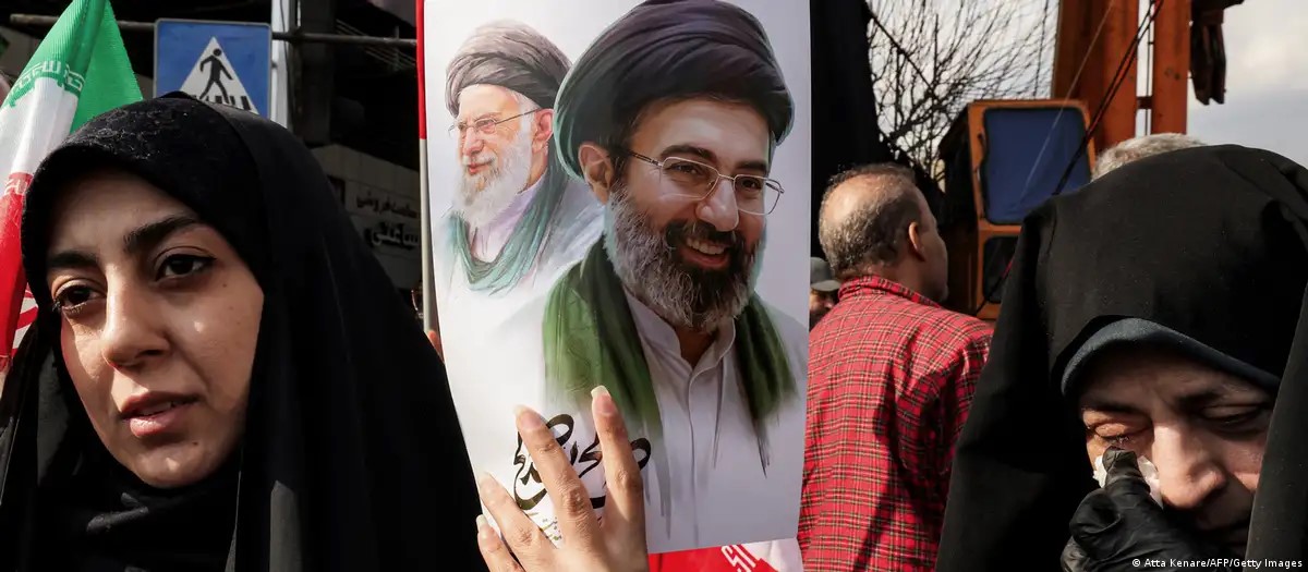 Nuevo lider de Iran esta herido. pero salvo