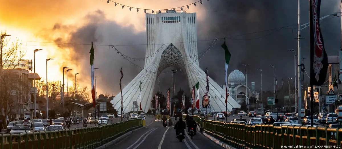 Torre Azadi, en Theheran, Iran