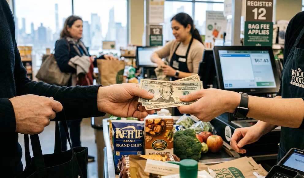 ley que obliga a recibir pagos en efectivos