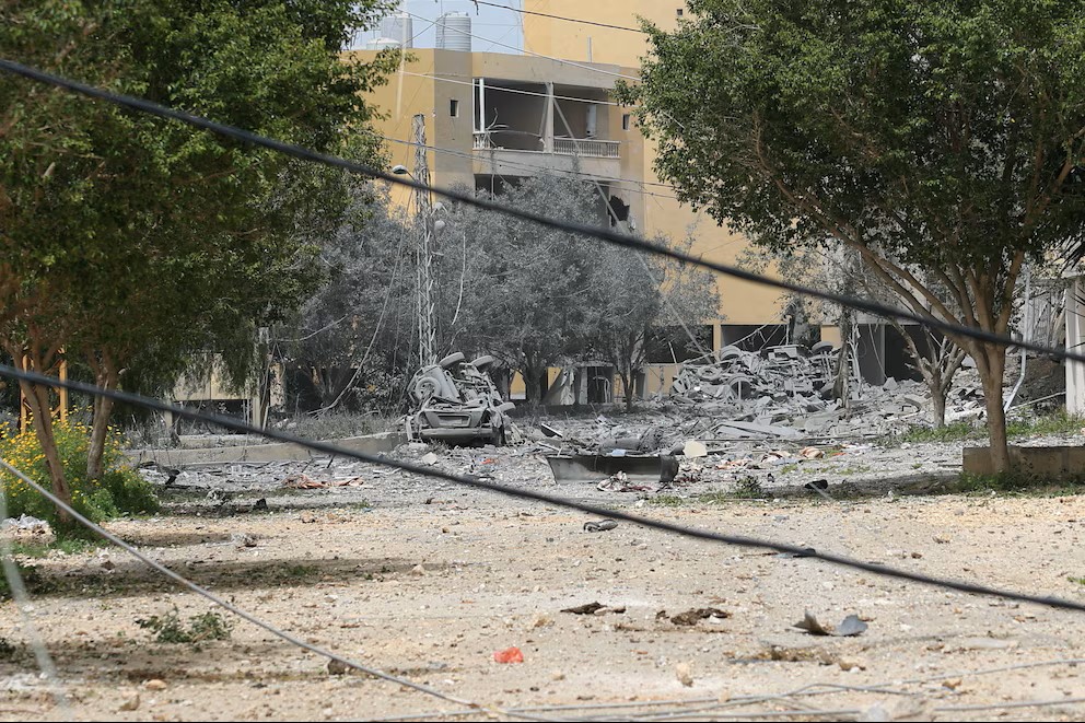 Vehiculos destruidos por los ataques aerreos de Israel