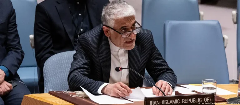 Irán alerta implicancia internacional en resolución de Ormuz/ El régimen de Irán indicó que habló con países europeos sobre el tránsito por el estrecho de Ormuz