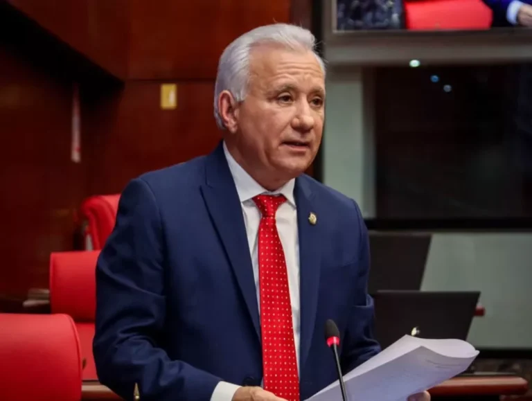 Antonio Taveras renuncia del PRM y se declara senador independiente/ Félix Bautista, Guido, Jean Alain, Gonzalo y Roberto Rosario: los casos más polémicos de políticos a los que les quitaron la visa