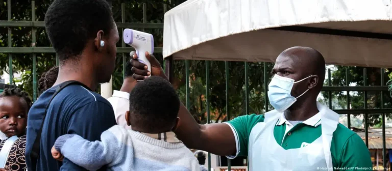 Uganda confirma tres nuevos casos de ébola