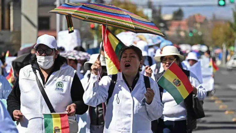 “Nos estamos quedando sin oxígeno y hay pacientes que pueden morir”: la crítica situación de los hospitales en Bolivia por las protestas y bloqueos de carreteras