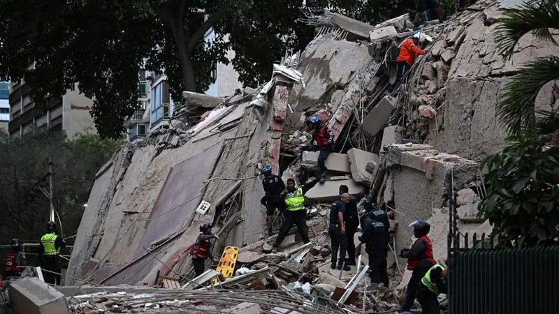 EN VIVO,Un potente terremoto de magnitud 7,2 y una réplica de 7,5 sacuden a Venezuela