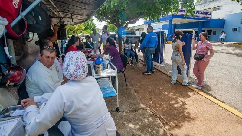 “Hospitales completamente desbordados”: cómo el terremoto pone más presión al ya deteriorado sistema de salud de Venezuela