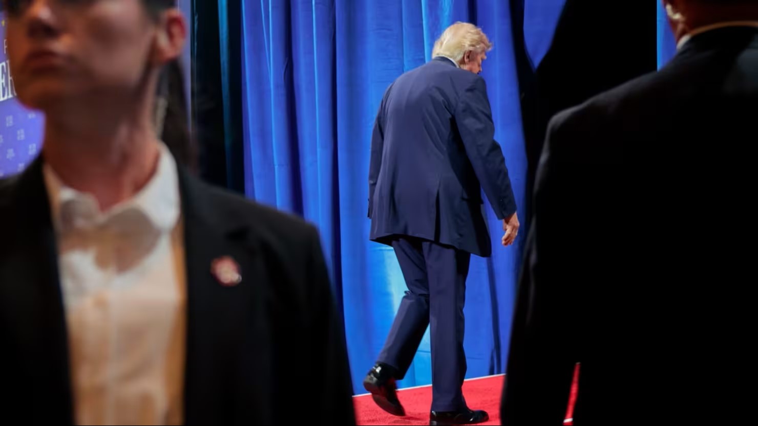 Trump se incomodó en reunion de su partido