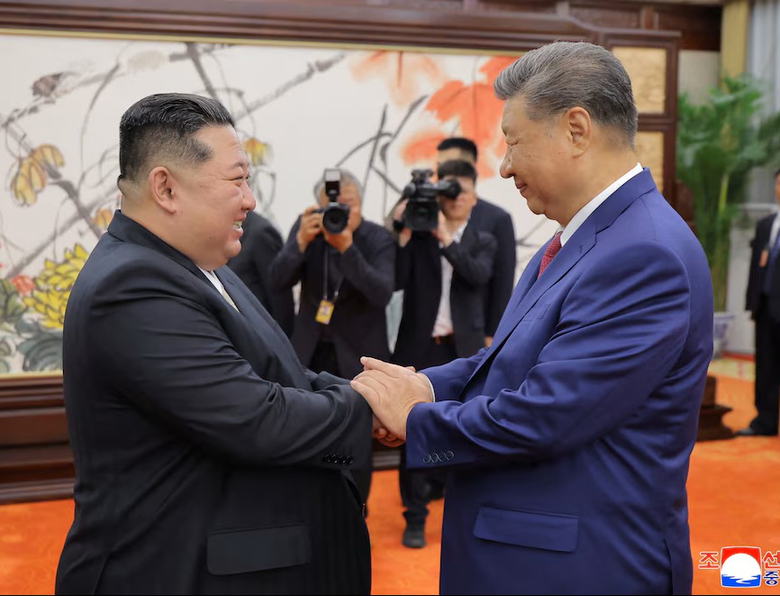 Xi Jinping llega a Pyongyang para reunirse con el dictador norcoreano Kim Jong Un