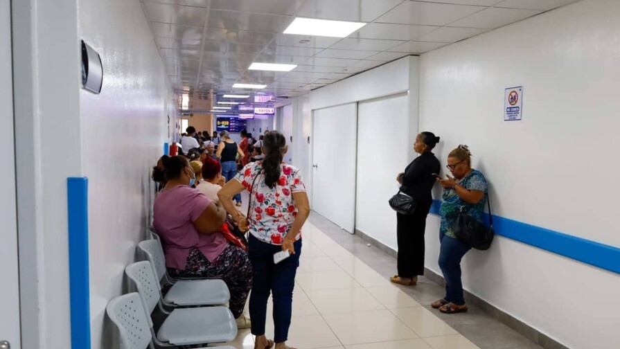 Al menos 50 familiares del exdirector del Oncológico del Cibao figuraban en la nómina sin funciones