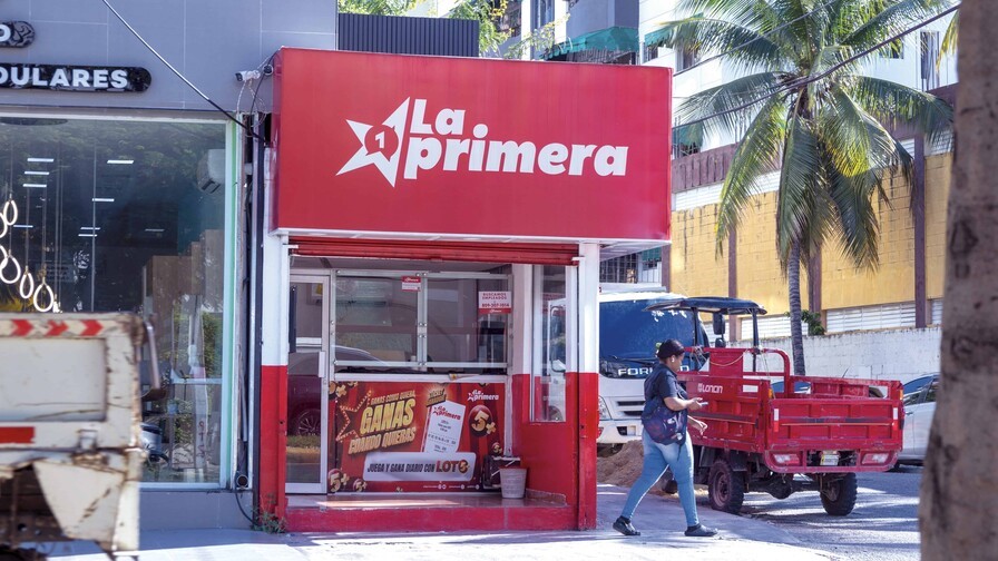 Los senadores ayudan a los dueños de bancas y le reducen RD$35,000 de impuesto