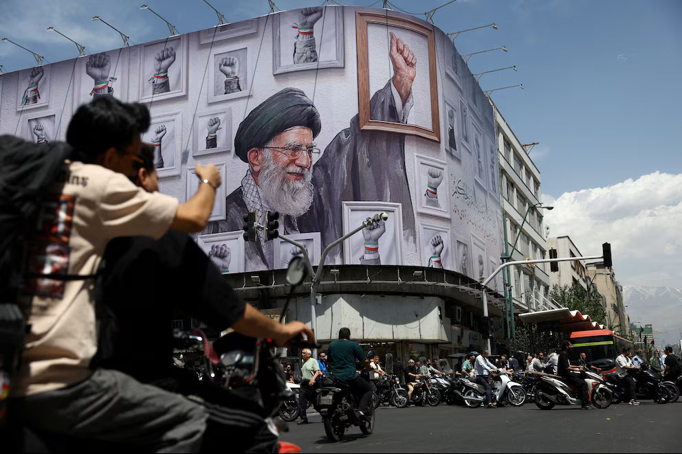 Irán se blinda para los funerales de Ali Khamenei, el líder supremo abatido por Estados Unidos e Israel al inicio de la guerra
