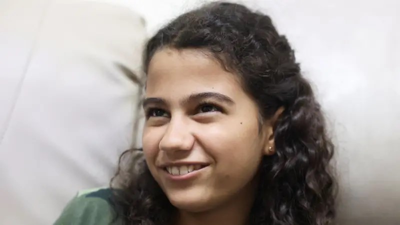 “Comí kétchup y queso y eso me mantuvo consciente”: la BBC habla con la niña de 12 años que sobrevivió 32 horas bajo los escombros tras los terremotos de Venezuela