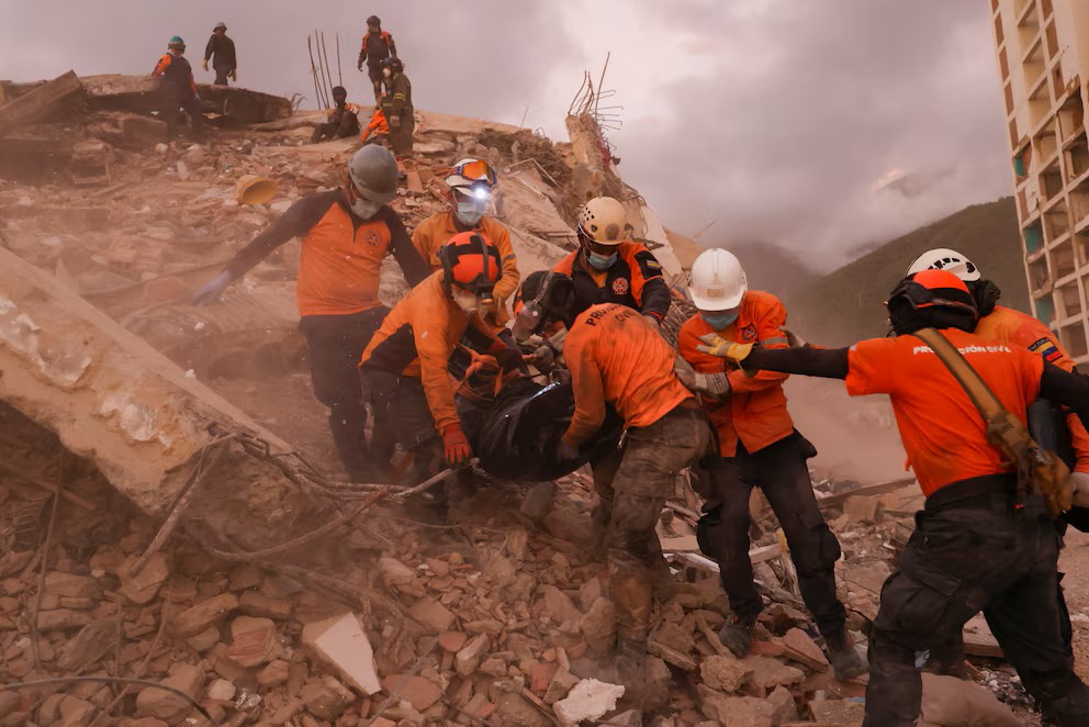Se eleva 4300 los muertos por terremotos en Venezuela