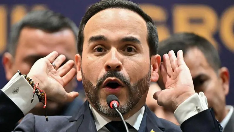 Cuáles son las propuestas más polémicas de la “patria milagro” de De la Espriella y qué contrapesos tendrá como presidente de Colombia