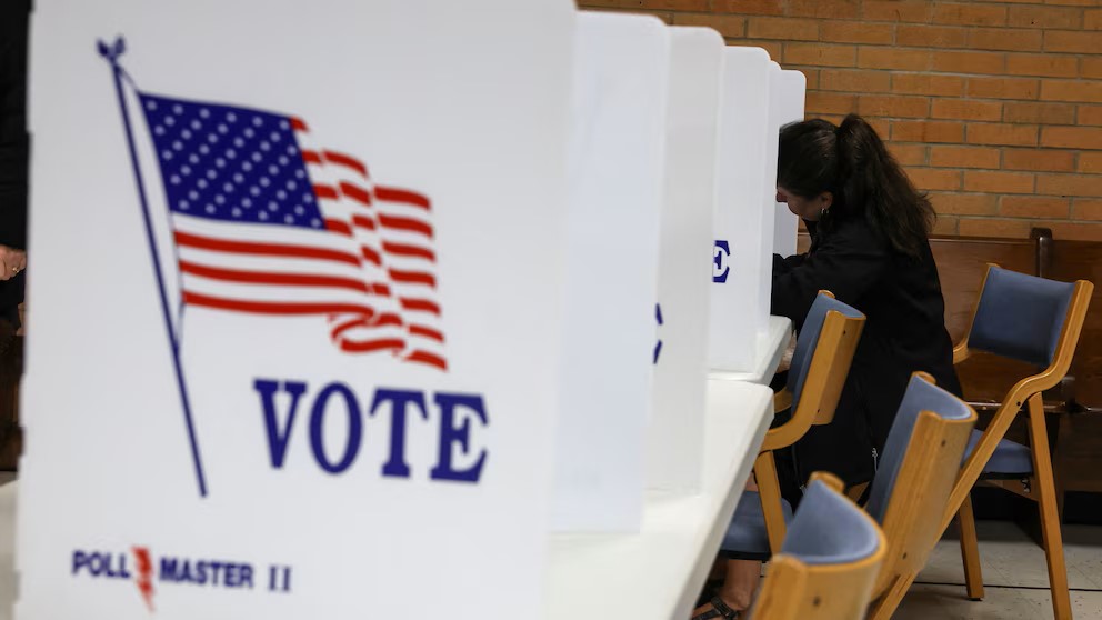 Florida, Wyoming, Alaska y California definieron candidatos clave para las elecciones de noviembre en Estados Unidos