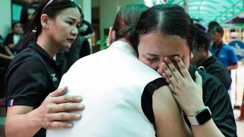 “Conversaba con mi maestra cuando le dispararon”: un alumno de 14 años mata a tiros a 5 profesores y a sus abuelos en Tailandia