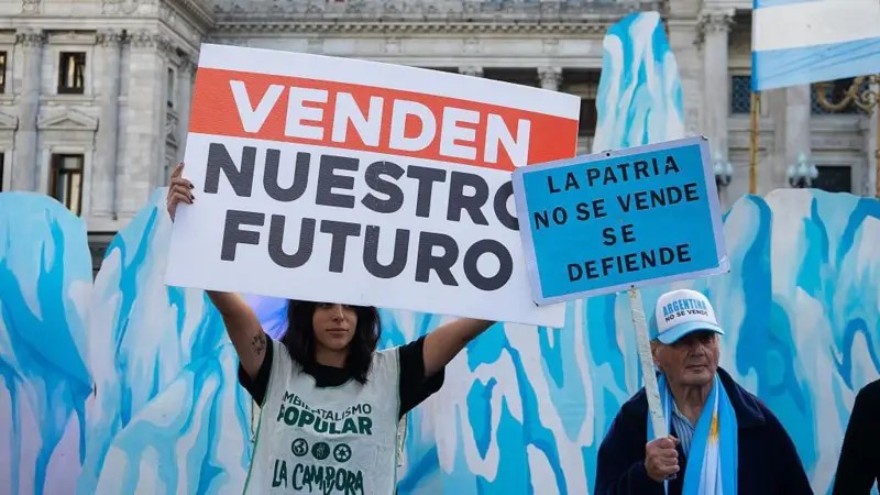 “Querían vender Argentina”: 3 claves de la polémica reforma sobre la venta de tierras a extranjeros que el gobierno de Milei se vio obligado a retirar