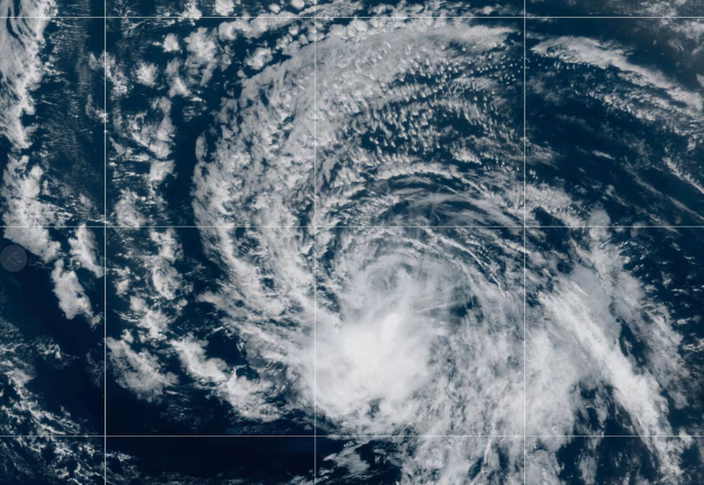 Tormentas Karina y Dolly crearan problemas