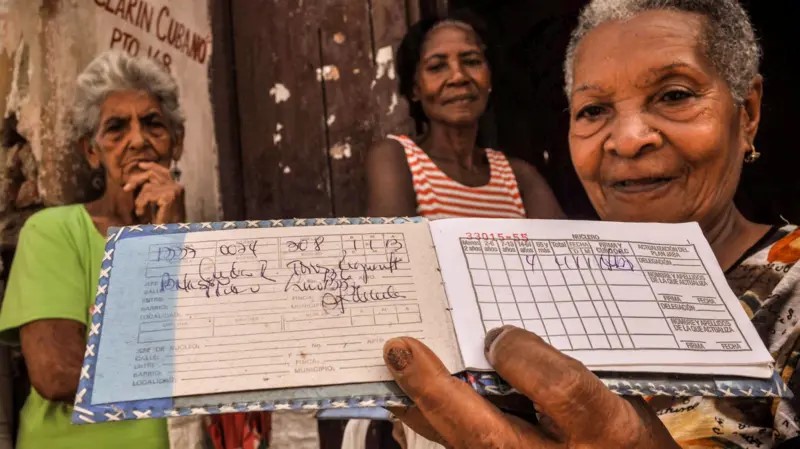 libreta de abastecimiento en Cuba