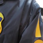 ¿Qué le pasó al estadounidense que ICE detuvo y luego dejó herido en la calle en un suburbio de Chicago, según la policía?