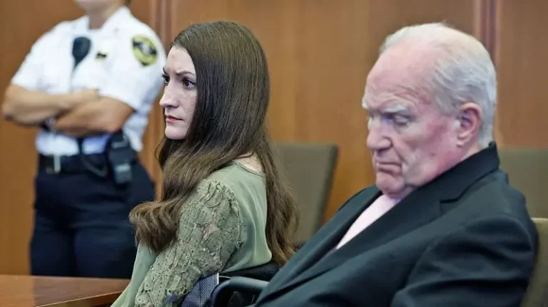 Reportaje: Cómo el juicio por asesinato de Lindsay Clancy ha dividido a EE.UU. sobre si es víctima de psicosis posparto o una criminal que mató a sus 3 hijos