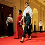 Dos estilos antagónicos: los looks que eligieron las primeras damas Melania Trump y Peng Liyuan para la gala de la Casa Blanca