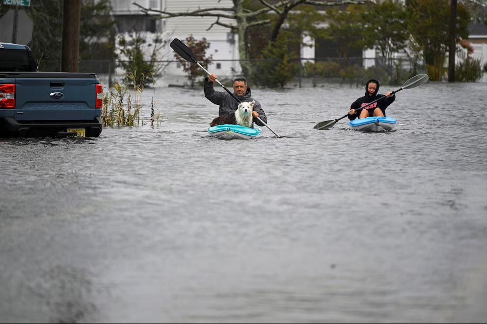 Surfistas en plena calles de Atlanta
