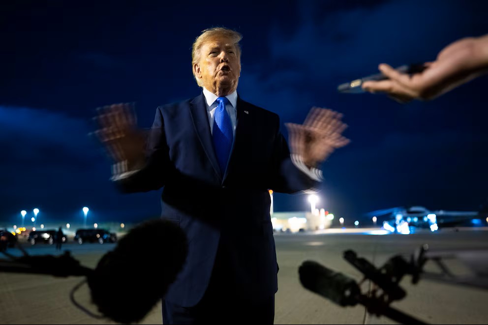Trump restringe libertad de expresion