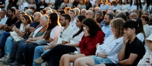Asistentes a ceremonia por los ataques al de 7 de octubre en Israel
