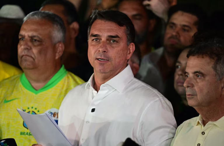 Flávio Bolsonaro anunció que pedirá la anulación de las elecciones en Brasil: “Es imposible reconocer el resultado en esas condiciones”