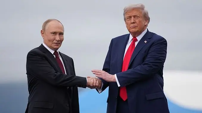 Imagen de archivo del encuentro de Trump y Putin en 2025