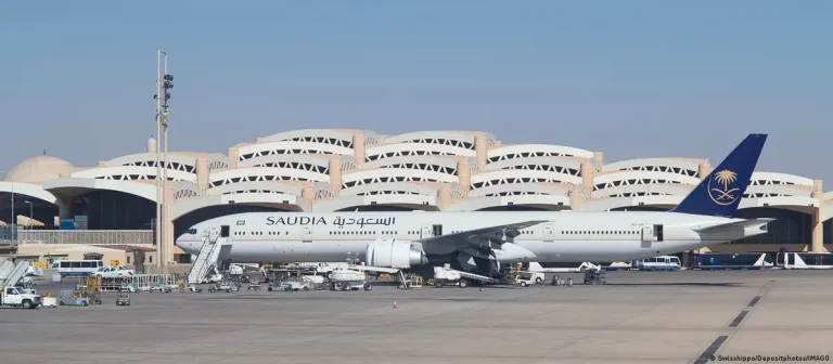 Arabia Saudita intercepta nuevo ataque de misiles hutíes, estos ataques disparan el precio del petróleo